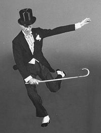 Фрэд Астер танцует в «Цилиндре»